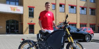 Fußballstar investiert in eMobility Max Kruse beteiligt sich an eRockit Systems