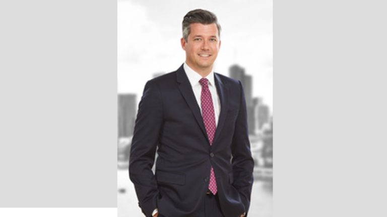 Dr. Sebastian Sumalvico ist Rechtsanwalt der LUTZ | ABEL Rechtsanwalts PartG mbB.