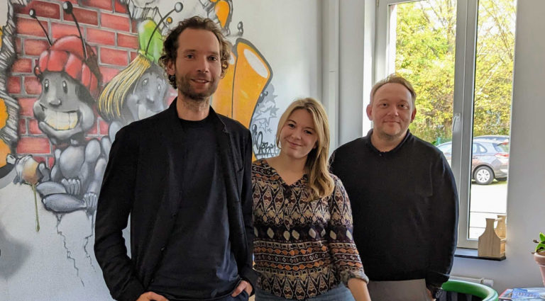 Kooperation: WorkInn UND WORQS freuen sich auf die Zusammenarbeit Tim Schabsky, Denise Ruhrberg, Tobias Kollewe (v.l.)