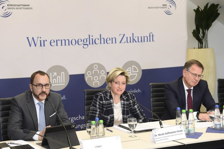 BB & MBG / KD Busch (Guy Selbherr, Dr. Nicole Hoffmeister-Kraut, Dirk Buddensiek)