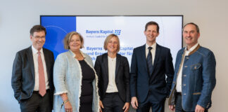 (v.l.n.r.) Dr. Bernhard Schwab, Dr. Ulrike Wolf, Monika Steger, Markus Mrachacz, Hubert Aiwanger / copyright: Stefan Heigl Fotografie