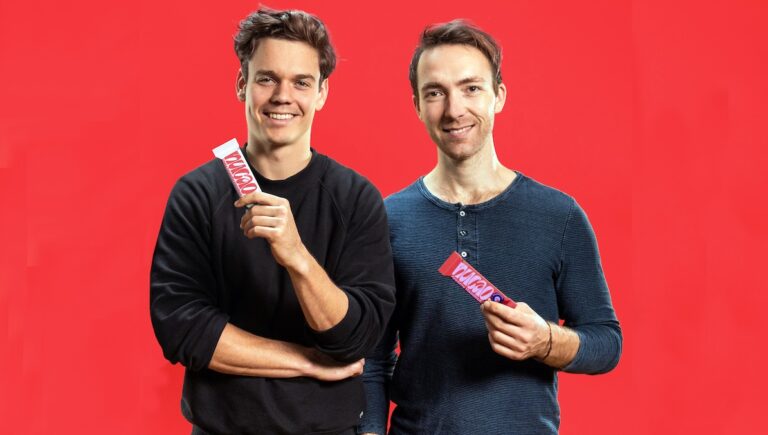 Die Gründer von Nucao: Christian Fenner (l.) und Mathias Tholey (c) nucao