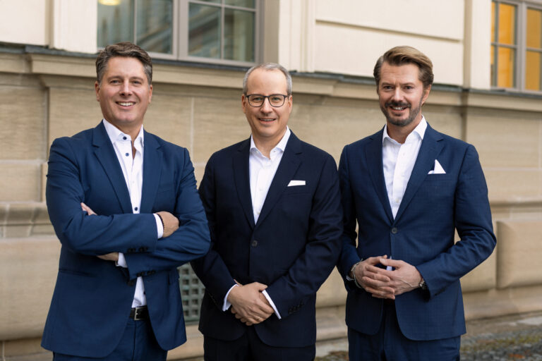 Julian Ostertag, Julian Riedlbauer, Ralf Hofmann (Drake Star)