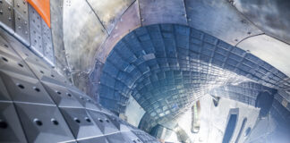 Ein Blick in das Herz des Wendelstein 7-X, des modernsten Stellarators der Welt. (c) Max-Planck-Institut für Plasmaphysik