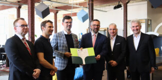 Dr. Marcus Haberstroh (SpinLab), Dr. Eric Weber (SpinLab), Alexander Türpe (ExciteLab), Martin Duhlig, Udo Werner (TUDAG TU Dresden Aktiengesellschaft) & Prof. Dr. Andreas Pinkwart (TUD|excite)