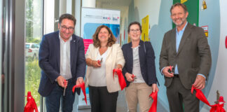MAxL-Eröffnung mit Staatssekretär Tobias Gotthardt (Bayerisches Wirtschaftsministerium), Dr. Petra Burgstaller, Christina Enke-Stolle (beide leiten MAxL), Prof. Ralf Huss (Geschäftsführer BioM) © BioM / Andreas Schebesta