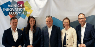 Dr. Manfred Gößl (IHK München und Oberbayern), Frizzi Engler-Hamm (Munich Innovation Ecosystem GmbH), Dr. Christian Scharpf (Landeshauptstadt München), Tina Höfinghoff (Munich Innovation Ecosystem GmbH) und Prof. Matthias Notz (Start2 Group) - (v.l.n.re.)