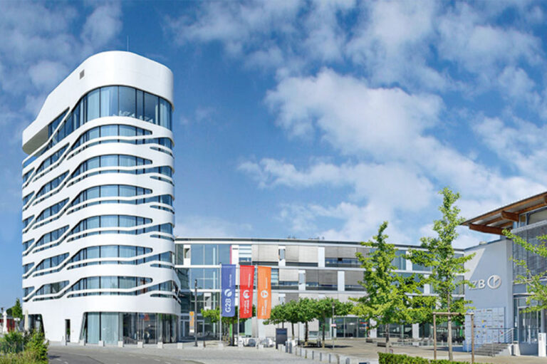 Amplifold zieht ins Innovations- und Gründerzentrum Biotechnologie IZB in Martinsried (c) IZB