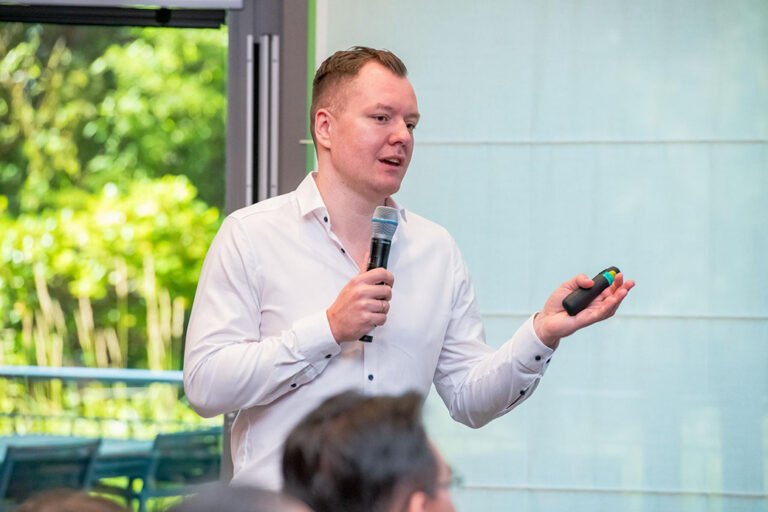 Trading.de-Gründer Andre Witzel setzt in seiner Ausbildung u.a. auf praxisnahe Methoden.