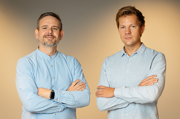 Auxilius-Gründer James Barnes und Christian Hoppe